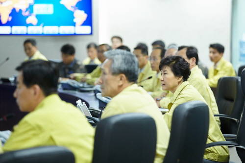 박근혜 대통령은 지난 20일 저녁 북한의 도발에 대응해 긴급NSC 상임위원회를 소집해 회의를 주재했다.[사진=청와대] 