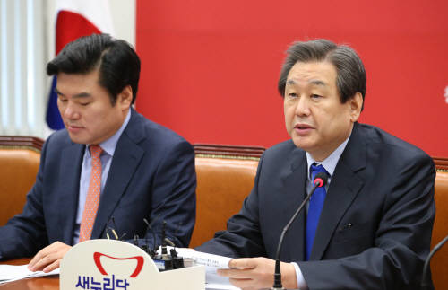 새누리당 김무성 대표가 30일 오전 국회에서 열린 최고위원회의에서 모두발언하고 있다. 