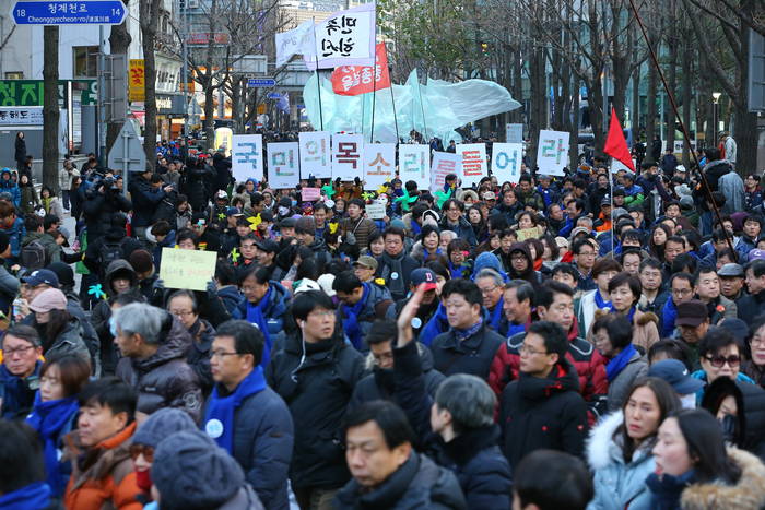 민중총궐기 도심행진(사진 연합뉴스) 