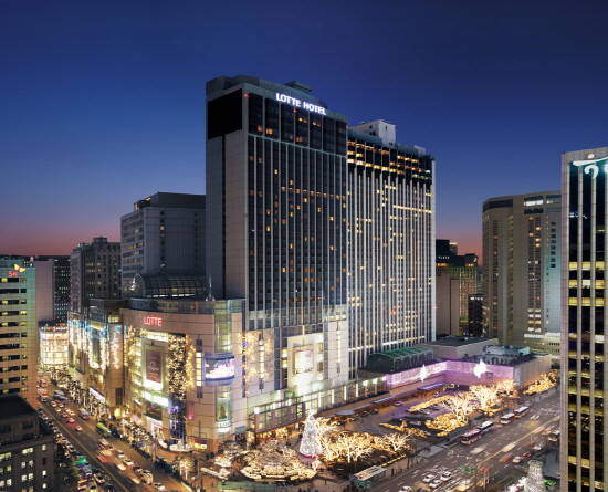 롯데호텔서울은 비즈니스 여행 전문지인 ‘비즈니스 트래블러’ 아시아 태평양판이 선정한 ‘2016년 서울 최고의 비즈니스호텔’로 뽑혔다고 25일 밝혔다. <사진=호텔롯데 제공> 