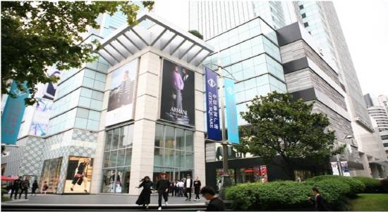 롯데백화점은 중국 ‘중신타이푸 상업관리회사’와 함께 상해(上海) 쇼핑몰을 본격적으로 운영한다고 17일 밝혔다. <사진=롯데백화점 제공> 