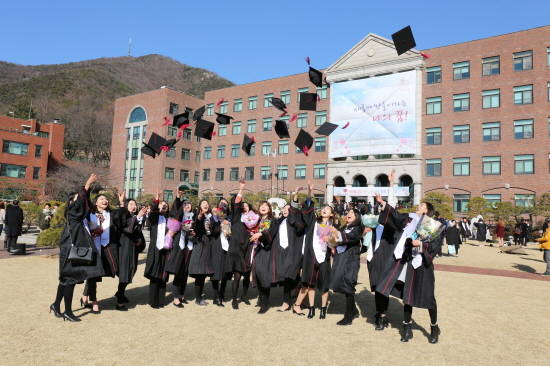 인천 유일의 여자대학인 경인여대에서 9일 학위수여식이 거행됐다. <사진=경인여대 제공> 