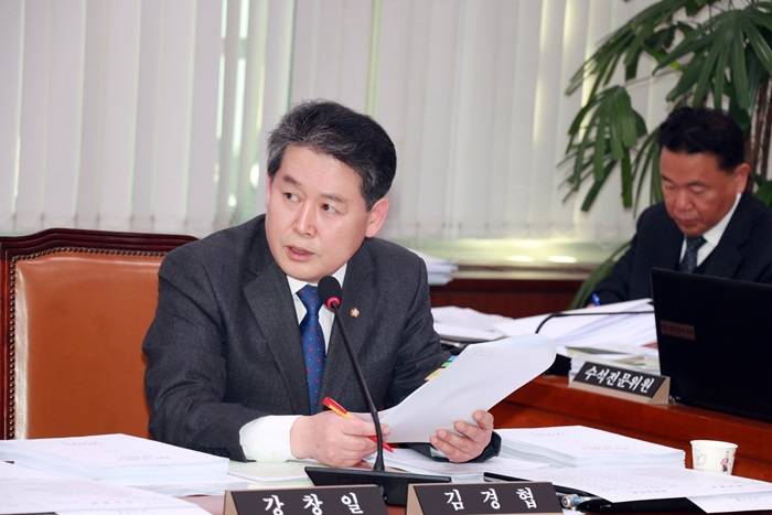 더불어민주당 김경협 의원이 지난 15일 국회 의원회관에서 '폴리뉴스'와 인터뷰를 가졌다.(사진=김경협 의원측 제공) 