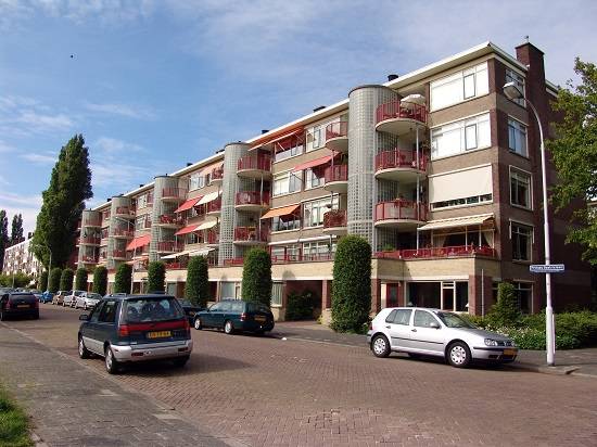 네덜란드 부어버그(Voorburg) 지역에 있는 장수명주택. 유럽과 일본 등은 1970년대 부터 100년 동안 거주할 수 있는 장수명주택 공급을 시작했다.<사진=장수명주택연구단 제공></div> 
