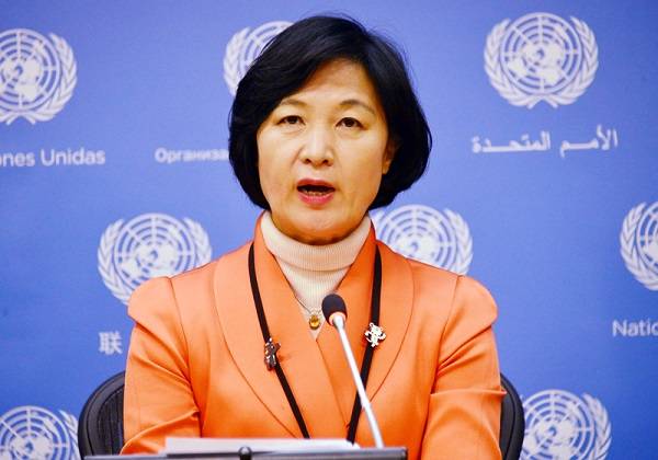 미국을 방문 중인 추미애 대표가 17일(현지시간) 뉴욕 유엔본부에서 기자회견을 통해 북한 선수단의 평창 동계올림픽 참가를 공개 요청했다.[사진=더불어민주당]  