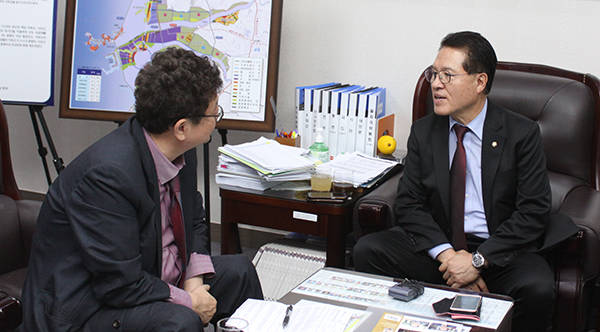 바른정당 정운천 최고위원은 지난 23일 국회 의원회관에서 '폴리뉴스'와 인터뷰를 가졌다.<사진 이은재 기자></div> 