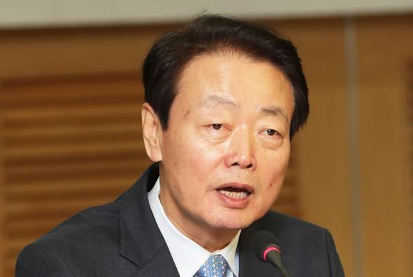 중립지대 단일화 후보로 선출된 한선교 의원. <사진=연합뉴스> 