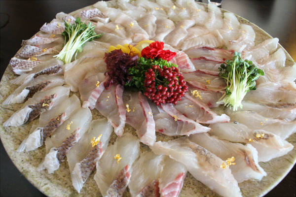 오이도 맛집 풍차횟집, 신선한 생선회 선보이는 40년 전통 회 전문점으로 ‘눈길’