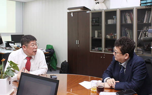 국민의당 김경진 의원이 26일 국회 의원회관에서 '폴리뉴스'와 인터뷰를 가졌다.<사진 이은재 기자></div> 