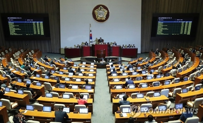 더불어민주당이 자유한국당에 상가임대차보호법 처리를 촉구했다. (사진=연합뉴스)