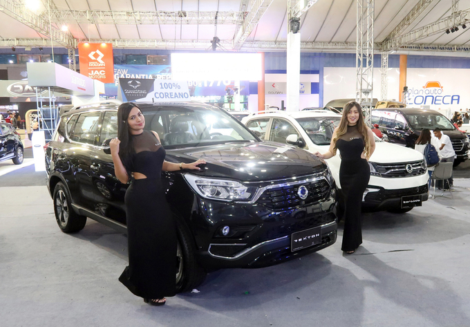 쌍용자동차는 지난 10월 18~21일까지 키토(Quito)에서 열린 에콰도르 모터쇼(Auto Mundo)에서 렉스턴 스포츠를 처음으로 선보였다. 사진은 모터쇼 내 쌍용자동차 브랜드 부스<사진=쌍용자동차 제공>