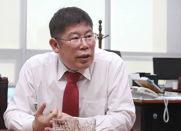 김경진 민주평화당 의원은 최근 논의되고 있는 평화당과 정의당의 공동교섭단체 구성에 반대 의견을 확고히 했다.   ⓒ폴리뉴스