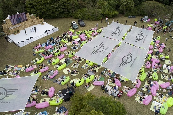 MINI의 공식 딜러 도이치모터스가 지난 18일 ‘MINI THINK GREEN PICNIC’ 행사를 성황리에 개최했다. <사진=MINI 제공>