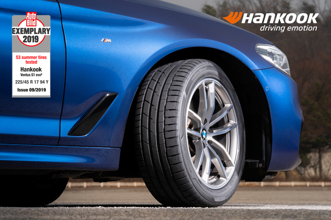 한국타이어앤테크놀로지의 초고성능 타이어 신제품 ‘벤투스 S1 에보3’가 유럽 자동차 전문지 ‘아우토빌트’의 타이어 테스트에서 공동 3위에 오르며 최우수 등급을 획득했다.<사진=한국타이어앤테크놀로지 제공>