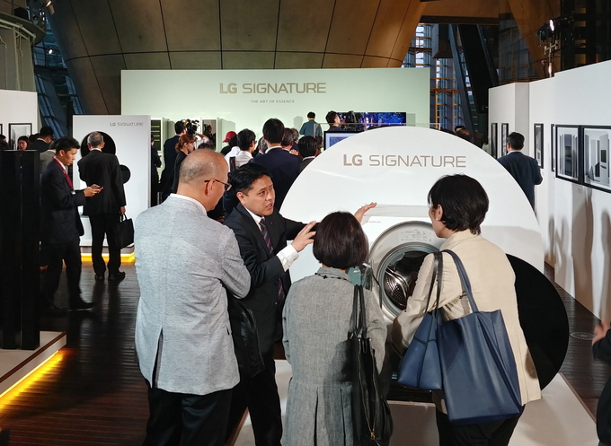 LG전자가 초 프리미엄 가전 ‘LG 시그니처(LG SIGNATURE)’를 일본에 런칭했다. <사진=LG전자 제공>