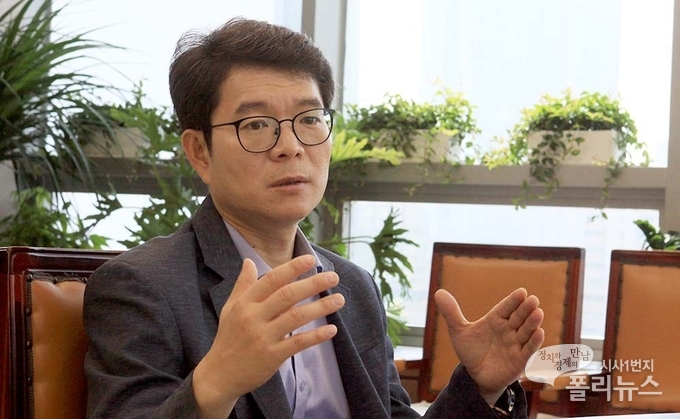 정원오 성동구청장은 지난 8월 22일 <폴리뉴스> 발행인 김능구 대표와 성동구청에서 인터뷰를 진행했다. <사진=이은재 기자>