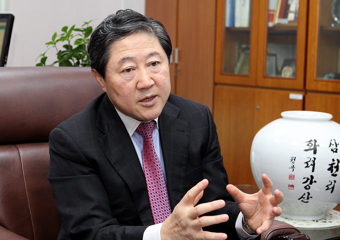 한국당 유기준 의원이 폴리뉴스와 인터뷰 하고 있다. <사진=이은재 기자>