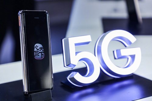 삼성전자가 19일(현지시간) 중국에서 공개한 갤럭시 폴드 5G 모델. 2019.11.20 [삼성전자 중국 시나닷컴 마이크로블로그 캡처. <사진=연합뉴스 제공> 