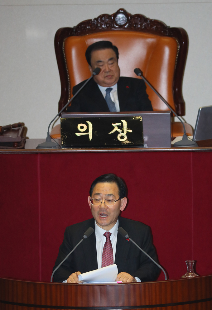 주호영 한국당 의원이 필리버스터 첫 주자로 발언하고 있다, <사진=연합뉴스>