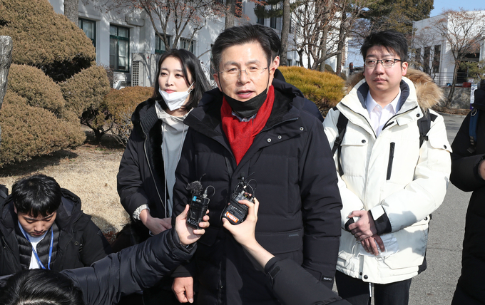 황교안 자유한국당 대표가 종로구 정독도서관을 방문했다. <사진=연합뉴스>