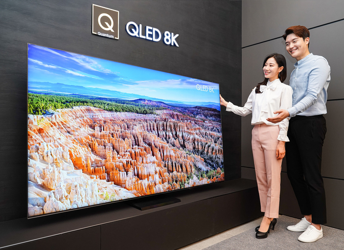삼성전자가 국내 출시를 개시한 QLED 8K TV <사진=삼성전자 제공>
