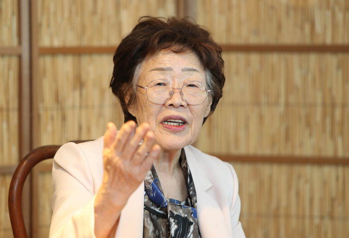 지난 7일 대구 남구 한 찻집에서 정의연 비판 기자회견을 하고 있는 일본군 위안부 피해자 이용수 할머니 <사진=연합뉴스>