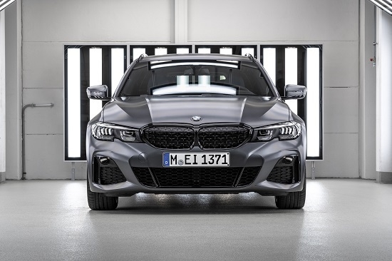 BMW 그룹 코리아가 오는 25일, ‘BMW 샵 온라인’을 통해 M340i 퍼스트 에디션을 온라인 한정으로 선보인다. <사진=BMW 그룹 코리아 제공>