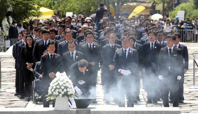 더불어민주당 지도부가 노무현 대통령 추도식에 참석했다. <사진=연합뉴스>