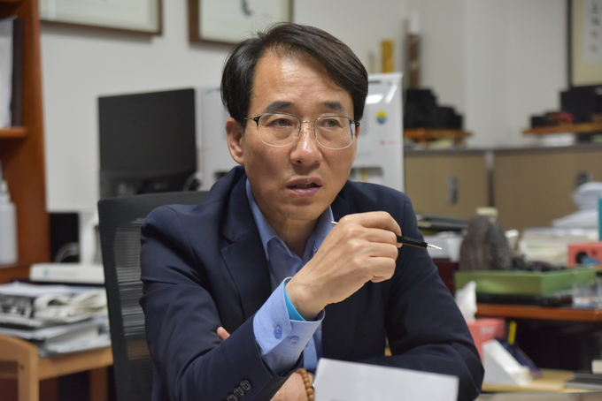 지난 17일 <폴리뉴스>와 인터뷰하고 있는 이원욱 더불어민주당 의원. <사진=이원욱 의원실>