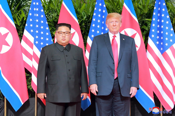 2018년 6월 1차 북미 정상회담에서 만난 도널드 트럼프 미국 대통령(오른쪽)과 김정은 북한 국무위원장(왼쪽) <사진=연합뉴스>