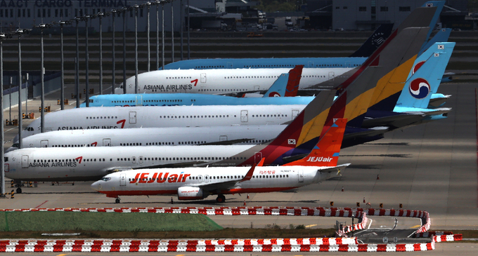 지난 5일 인천국제공항 주기장에 항공기들이 멈춰서있다. <사진=연합뉴스>