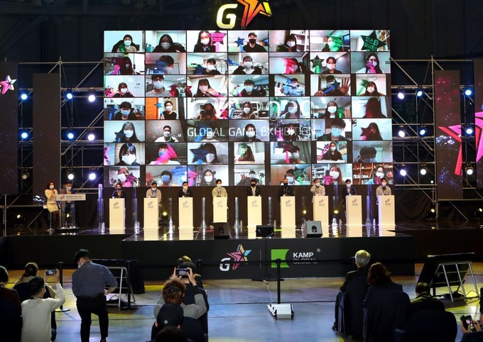 국내 최대 게임전시회인 '지스타 2020'이 19일 부산 벡스코에서 사상 첫 온택트 방식으로 진행됐다. <사진=연합뉴스>