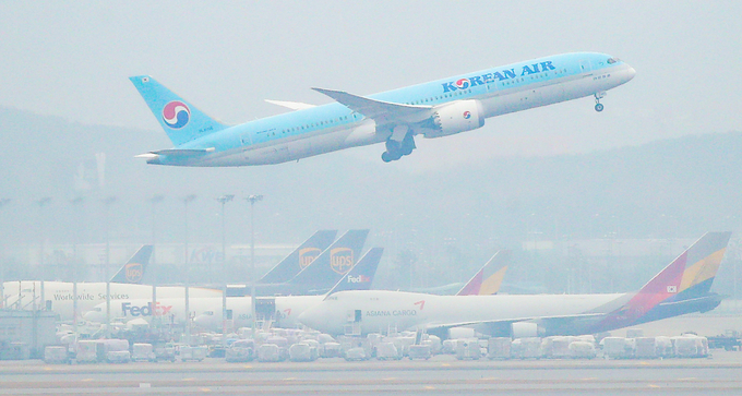 한진그룹은 23일 아시아나항공 인수가 불가피한 결정이며 이를 막기 위한 KCGI의 가처분 신청은 무책임한 행태라고 밝혔다. <사진=연합뉴스>
