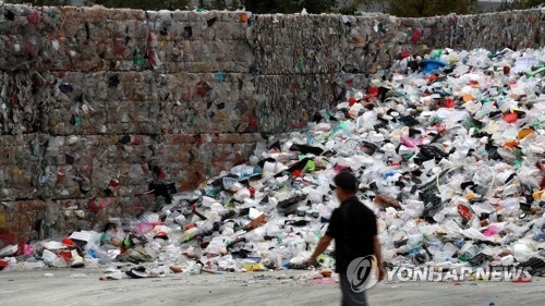 플라스틱 폐기물부담금은 대부분 중소기업에서 내고 있다. 사진은 기사와 직접 관련이 없음. = 연합뉴스>