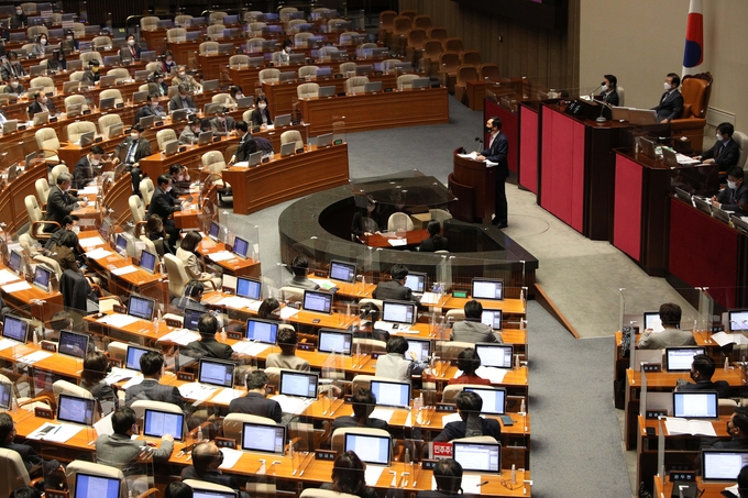 국민의힘 김기현 의원이 9일 오후 국회 본회의에서 고위공직자범죄수사처 설치 및 운영에 관한 법률 일부개정법률안(대안)에 대해 무제한 토론(필리버스터)을 시작하고 있다. <사진=연합뉴스>
