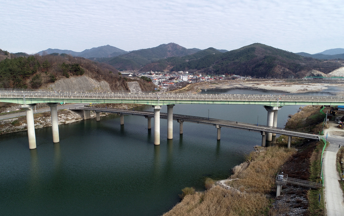산청군 생초면 대전통영간 고속도로 아래 고읍교 전경<제공=산청군>