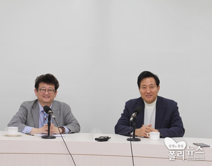  오 후보와 김능구 <폴리뉴스> 대표가 지난 22일 본시 사무실에서 인터뷰를 진행했다.  <사진=이은재 기자>