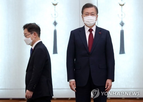 문재인 대통령과 박범계 법무부 장관. <사진=연합뉴스>