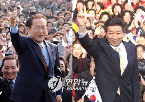 대통령 선거를 하루 앞둔 지난 2002년 12월 18일 한나라당 이회창 당시 후보(왼쪽)와 민주당 노무현 당시 후보가 각각 서울 도심 거리유세를 펼치며 막판 지지를 호소하고 있다.<사진=연합뉴스>