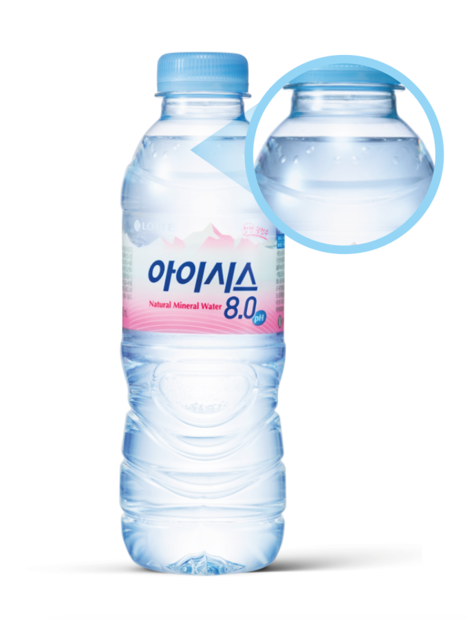 롯데칠성음료가 생수 브랜드 ‘아이시스8.0’ 및 ‘아이시스 에코’에 점자를 넣는다.  <사진=롯데칠성음료>