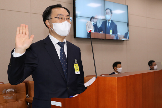 문재인 대통령이 6일 문승욱 산업통상자원부 장관 임명안을 재가했다. <사진=연합뉴스>