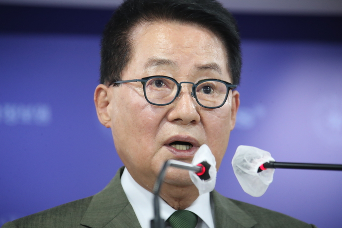 박지원 국정원장이 자신을 둘러싼 의혹에 대해 입장을 밝혔다. <사진=연합뉴스> 