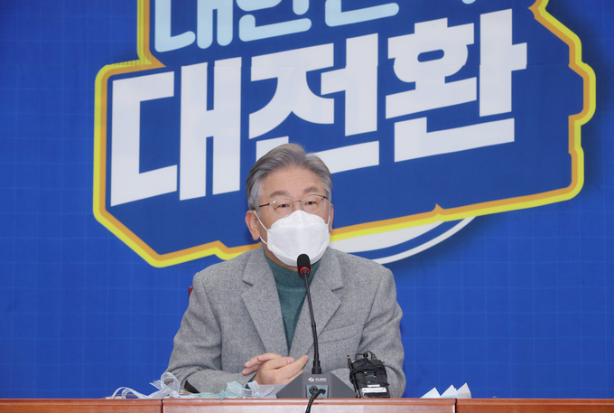 더불어민주당 이재명 대선 후보가 22일 오전 국회에서 열린 '전국민 선대위·청년과 함께 만드는 대한민국 대전환'에서 발언하고 있다.