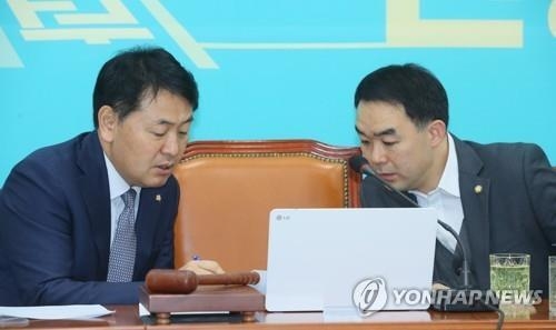 바른미래당 출신 김관영·채이배 전 의원. <사진=연합뉴스>