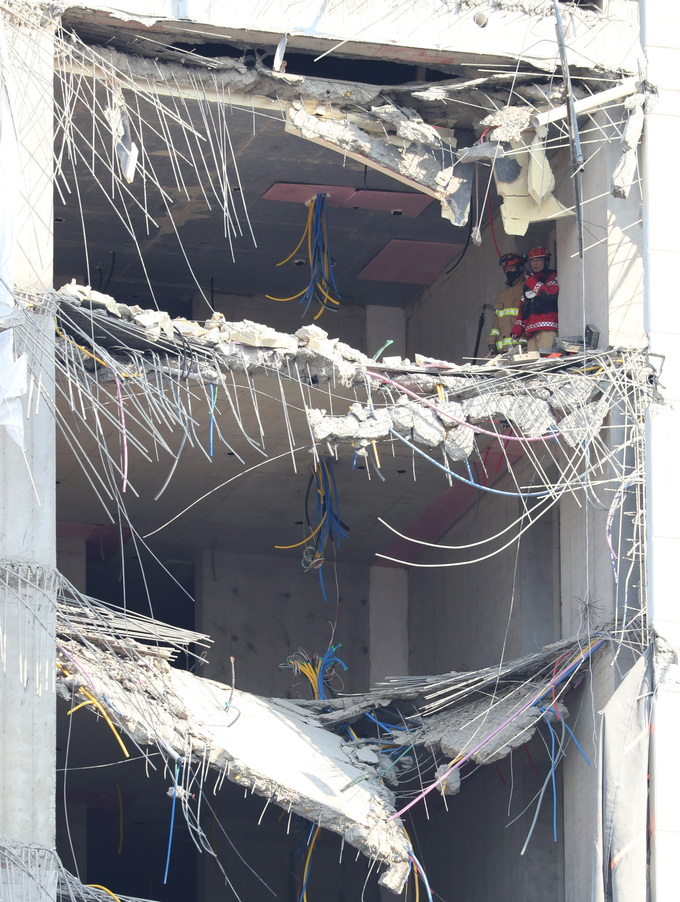 올해 1월 11일 외벽이 붕괴된 광주 화정 아이파크 현장 모습 <사진=연합뉴스>
