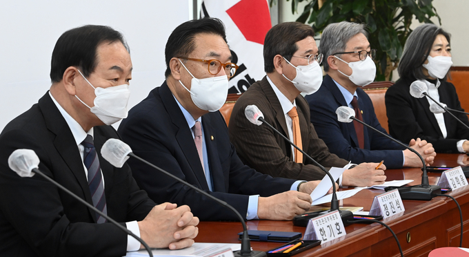 국민의힘 정진석 공천관리위원장이 29일 서울 여의도 국회에서 열린 국민의힘 제8회 전국동시지방선거 중앙당 공천관리위원회 제1차 전체회의에서 발언하고 있다. <사진=국회사진기자단>