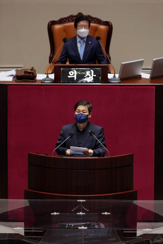 4월 15일 기초의원 3-5인제 중대선거구제법 본회의 통과 당시 발언 중인 김영배 의원(사진출처:김영배 의원실)