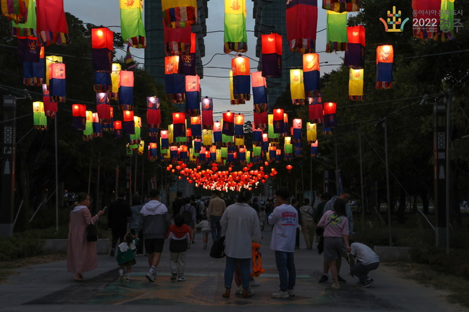 풍요로움을 전하는 동아시아의 등불 '빛의 화원' <사진=경주시 제공>