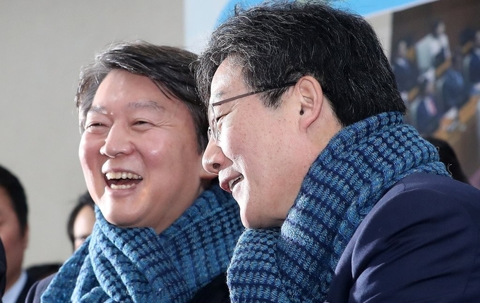 2020년 11월 서울시장 보궐선거의 '필승카드'를 찾고 있는 당시 야권(국민의힘, 국민의당)의 시선이 유승민·안철수 전 의원에게 모아지고 있었다.