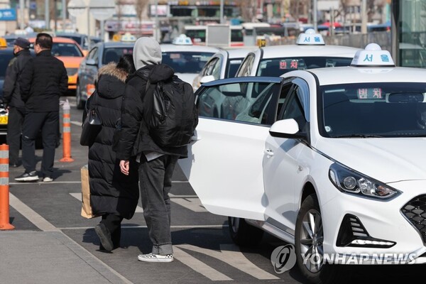 서울 지하철·버스 요금 인상안이 논의되고 있는 가운데 택시 기본요금도 2월 1일부터 1천원 인상될 예정이다. 2023.1.29 [사진=연합뉴스]